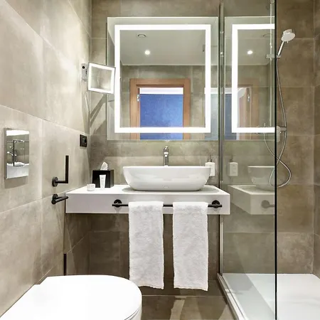 فندق Radisson 4*