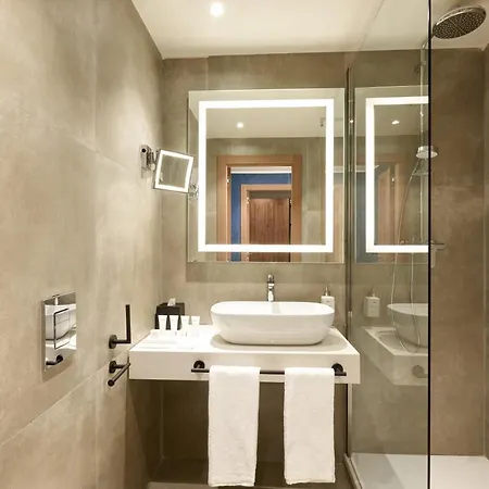 Radisson 4*