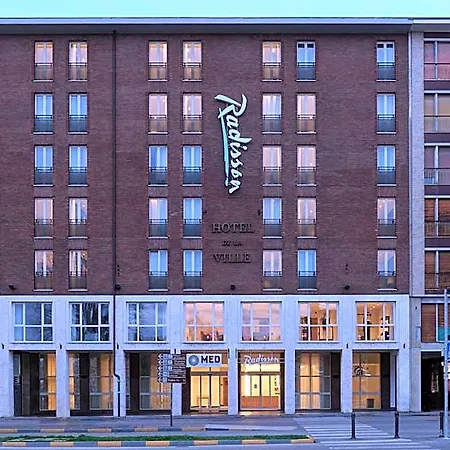 Radisson Otel 4*