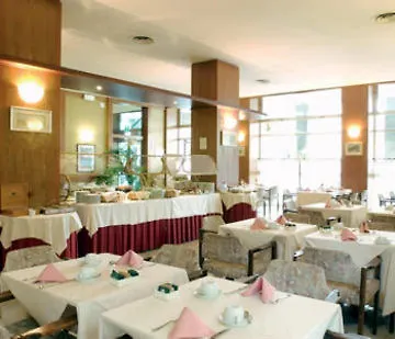 Radisson 酒店